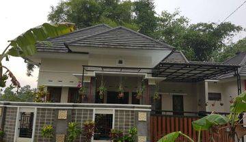 Rumah Bangunan Bagus Luas Dekat Kampus Amikom