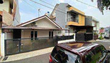 Tebet Barat, Lt 165 M2, Akses 2 Mobil, Depan Taman
