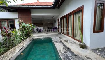 Villa Lantai 1 Daerah Kerobokan Dekat Ke Canggu