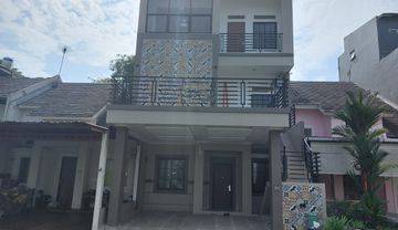 Disewakan Rumah Bagus,Rapi & Bersih 3Lantai Cluster Kota Wisata