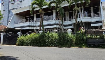 Rumah di Simpang Dieng 2 Lantai SHM Bagus Barat