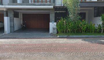 Bale Hinggil Residence.
