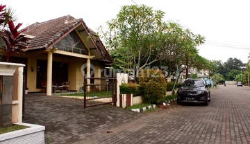 Rumah bagus srondol bumi indah banyumanik