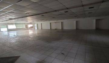 Dijual Tanah dan Bangunan  untuk Hypermarket  showroom  

Luas Tanah : 3742 m²
