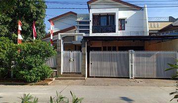Rumah di Perumahan Pulo Gebang Permai 2 Lantai Privete Pool