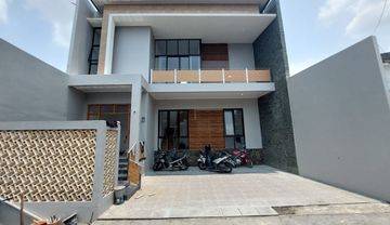  Rumah Siap Huni Minimalis 2 Lantai Dekat Pasar Jakal