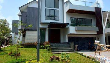 Rumah baru bergaya modern glasses, 3 lantai, posisi hook,  hadap Barat daya dan  Timur laut,  dan di lengkapi kolam renang, rumah sangat Luas dan kamar tidur yang  besar dan setiap kamar ada kamar mandi dalam,  lingkungan rumah yanga asri,  dan dengan vie