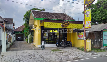 750 Meter Pasar Prawirotaman, Rumah+kios Jogja Kota