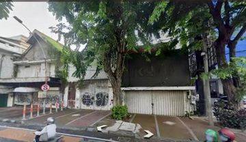 Rumah Kuno Super Murah Hitung Tanah Aja di Pusat Kota Surabaya
