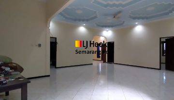 Rumah di Tengah Kota Jalan Hiri