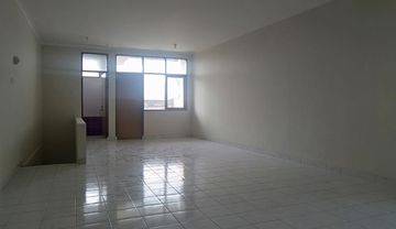 Di sewa / jual  Ruko di Jalan Utama Kopo Lokasi Strategis