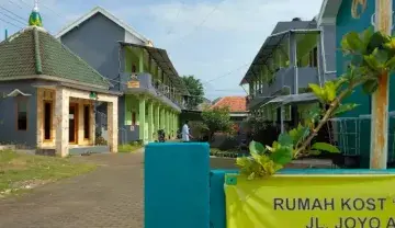 RUMAH KOS ROLLING STONE