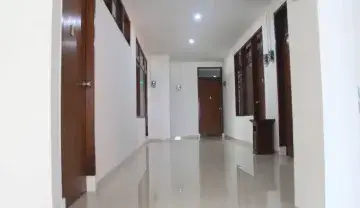 Kost Pasutri / Berdua