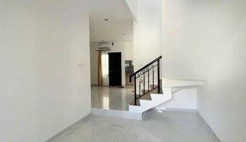 Disewakan Rumah 2 Lantai Daerah Lebak Bulus Cilandak Rp.140Jt/thn