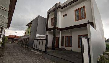 Rumah Full Furnished ada Private Pool jalan damai