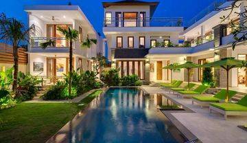 Villa Canggu Luxury di Jalan Nelayan dekat Pantai