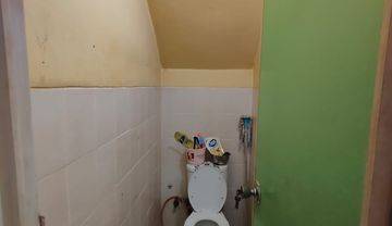 Disewa Rumah 2 Lantai Bagus Unfurnished SHM di Jl. Pasadena 1, Jakarta Barat