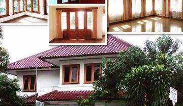 Rumah Bagus 2 Lantai SHM di Sayap Cipaganti