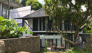 Rumah Villa Sangat Asri, Awiligar Dago, Tanah Luas, Full View