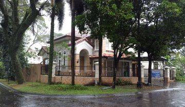 Dijual cepat rumah mewah di Taman Diponegoro Lippo Karawaci Central . Full furnish 