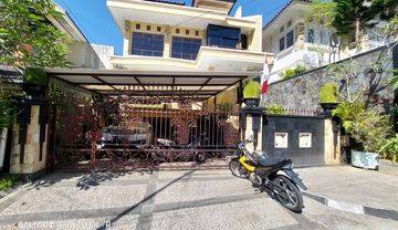 RUMAH 2LANTAI KOLAM RENANG DI DAGO TUBAGUS ISMAIL BANDUNG 