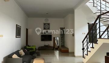 Rumah Cantik Tebet Barat Lt210 Akses 1 Mobil