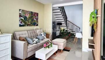 Rumah Mewah 2 Lantai Full Bangunan 4 Kamar Tidur Deket Lippo Karawaci dan Gading Serpong