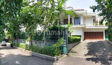 Disewakan Rumah Mewah unfurnished Di Jl. Benda Kemang Mampang Prapatan Jakarta Selatan