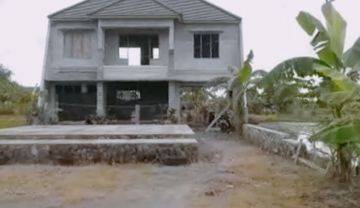 Rumah Mewah Kolam Renang Tanah Luas Pinggir Jalan Raya Borobudur