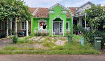 Rumah Nyaman minimalis walking distance ke jalan besar fasilitas angkot,Stasiun kereta,jalan tol,dekat sekali  kemana2 dan dengan jalan raya propinsi Rawa Buntu Raya Rumah di Golden Vienna Sudah Renovasi SHM hadap  Utara