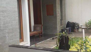 Rumah Minimalis Keren di Kebayoran Baru