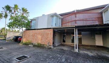 Rumah Full Furnish Dengan Kolam Renang Dekat Sunset Road