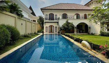 Dijual Rumah Asri Ada Swimming Pool di Ragunan Jakarta Selatan