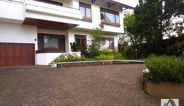 Rumah Mewah Terawat Pada Asih Setiabudi Bandung Dekat Gh Universal, Siap Huni