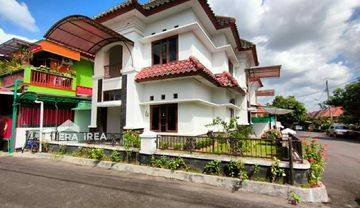 Rumah Sewa Bagus Siap Huni Maguwoharjo Depok Sleman