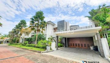 Rumah Mewah Bale Hinggil Dekat Bale Agung, Hyarta, Green Hills