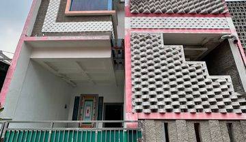 Bagus Semi Furnished SHM di Jakarta Selatan