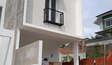 Rumah scandinavian di Cikutra Bandung luas Tanah 215 meter 