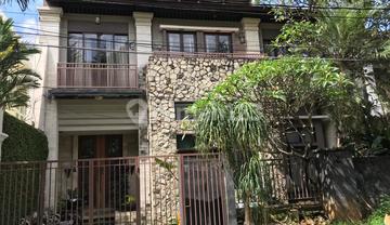 Rumah Cantik Jl Kemanggisan Utama VII Jakarta Barat lt 259m Lok Strategis.Murah 4.5Mly.cash only