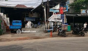 Tanah Besar di Jalan Utama Komersial Yang Ramai 