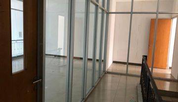 Dijual Ruang Usaha Ex Showroom Hitung Tanah Di Setiabudi Bandung