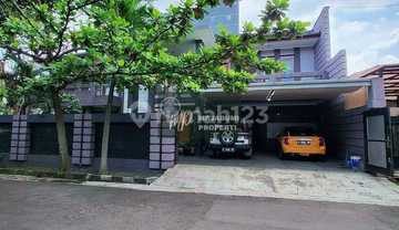 Rumah Lux Full Furnish Perumahan Elite Dan Strategis