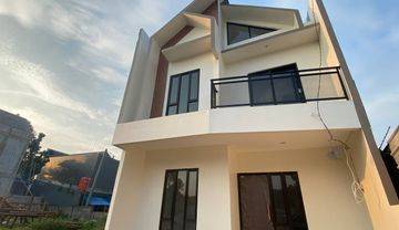 Rumah 2 Lantai Murah Akses 2 Mobil Bebas Banjir