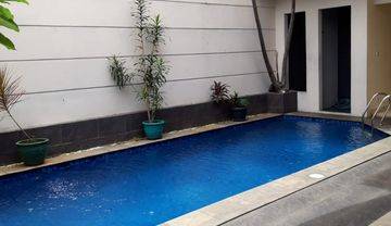 Rumah Klasik Lokasi Strategis di Cipete Raya