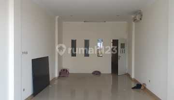 Ruko 3 Lantai, Bagus Sekali, 252 M2, Hgb, Jl Raya Tebet, Tebet