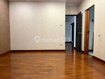 Disewakan Rumah 5+2KT di Perumahan Ancol Jakarta Utara