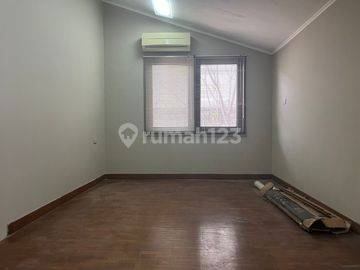 Disewakan Rumah 5+2KT di Perumahan Ancol Jakarta Utara