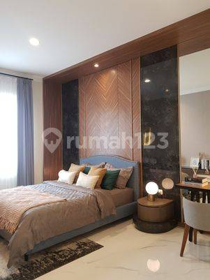 RUMAH 2 LANTAI DEKAT SEKOLAH ST.LAURENSIA, SIAP KPR, BEST PRICE!