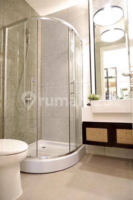 DIJAMIN TERMURAH RUMAH MEWAH 3 LANTAI FULL MARMER, LOKASI CBD,