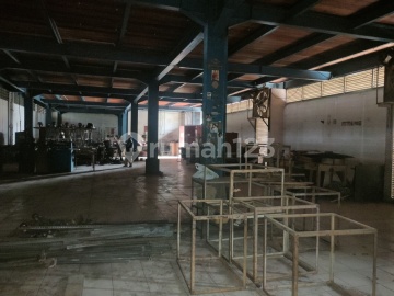 Disewakan Gudang 3500 m HGB Jakarta barat 400jt/th